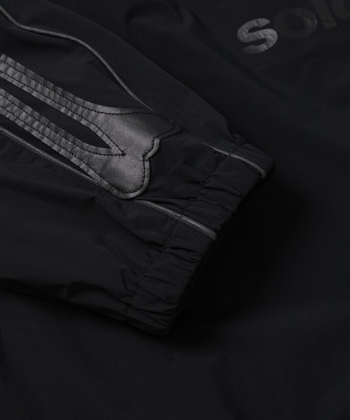 TAKAHIROMIYASHITATheSoloIst.(タカヒロミヤシタザソロイスト)の「back gusset sleeve v-neck football shirt.(bone type02)(その他トップス・メンズ・ブラック×ホワイト/ブラック×ブラック・46/44)」の5枚目の写真