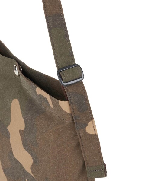 TOFF&LOADSTONE（トフアンドロードストーン）の「サコッシュ カモフラージュ（ショルダーバッグ・メンズ・カーキ・00）」の8枚目の写真