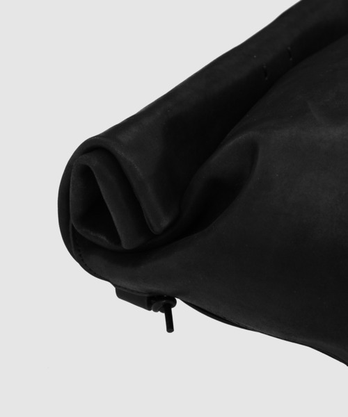 BELPER(ベルパー)の「WALK AROUND BAG WIDE(ショルダーバッグ・レディース・ライトベージュ/ブラック・FREE)」の5枚目の写真