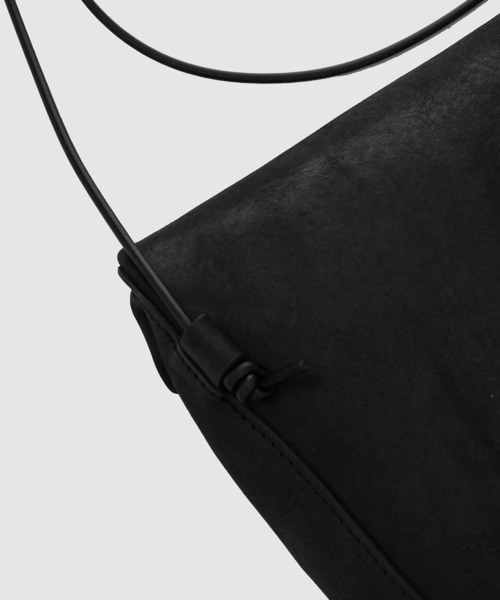 BELPER(ベルパー)の「WALK AROUND BAG WIDE(ショルダーバッグ・レディース・ライトベージュ/ブラック・FREE)」の6枚目の写真