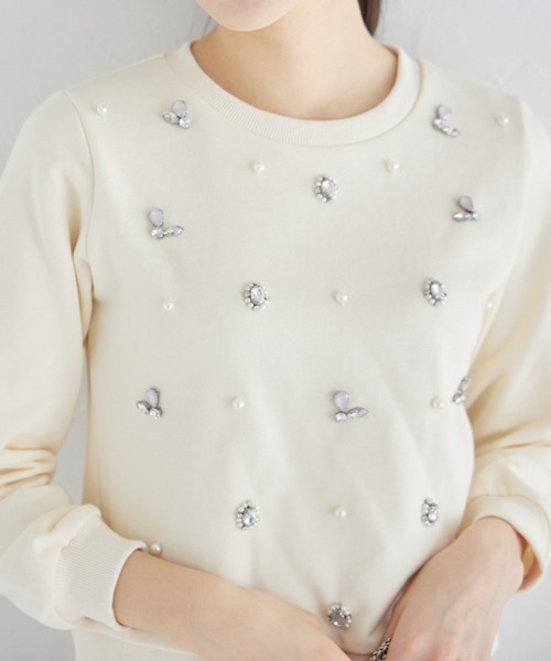 tocco closet(トッコ クローゼット)の「【ZOZO限定カラー】ビジュー付き裏毛プルオーバー(スウェット・レディース・チャコールグレー/グレー/クリーム・M)」の6枚目の写真
