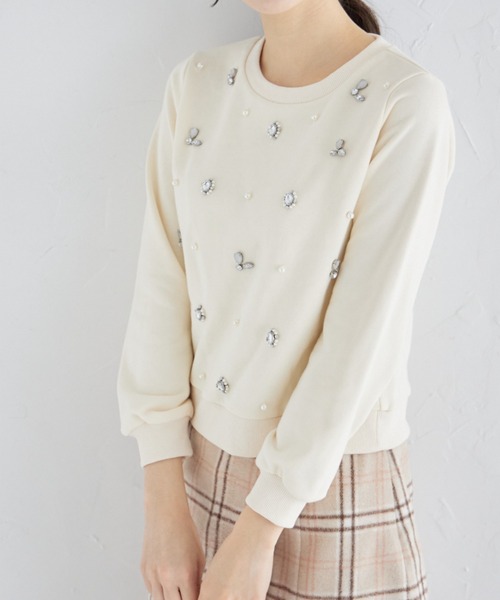 tocco closet(トッコ クローゼット)の「【ZOZO限定カラー】ビジュー付き裏毛プルオーバー(スウェット・レディース・チャコールグレー/グレー/クリーム・M)」の7枚目の写真