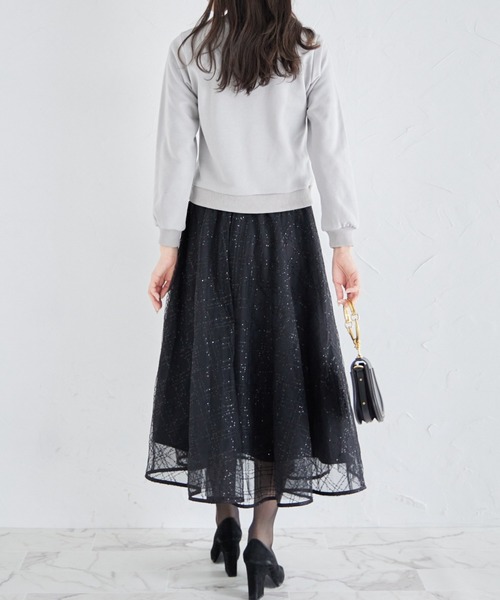 tocco closet(トッコ クローゼット)の「【ZOZO限定カラー】ビジュー付き裏毛プルオーバー(スウェット・レディース・チャコールグレー/グレー/クリーム・M)」の14枚目の写真