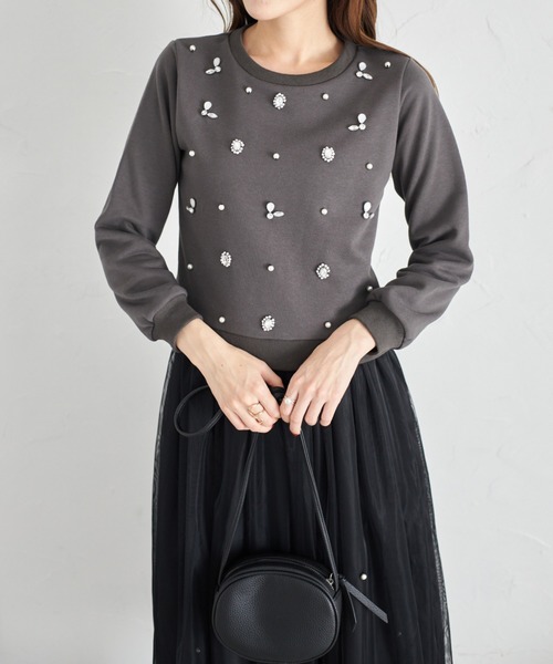 tocco closet(トッコ クローゼット)の「【ZOZO限定カラー】ビジュー付き裏毛プルオーバー(スウェット・レディース・チャコールグレー/グレー/クリーム・M)」の17枚目の写真