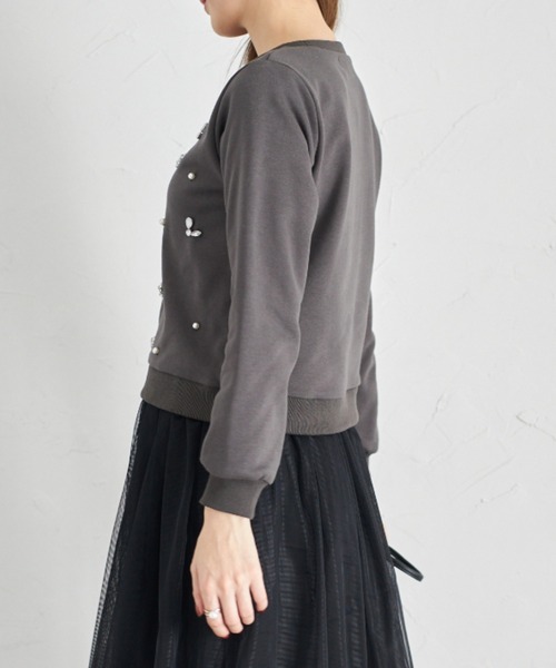 tocco closet(トッコ クローゼット)の「【ZOZO限定カラー】ビジュー付き裏毛プルオーバー(スウェット・レディース・チャコールグレー/グレー/クリーム・M)」の20枚目の写真