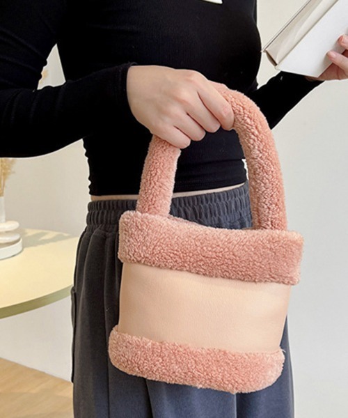 Miniministore(ミニミニストア)の「ファーバケツバッグ エコファーバッグ秋冬(ハンドバッグ・レディース・サーモンピンク/ベージュ/ブラウン/イエロー/グリーン/ラベンダー/アイボリー・フリー)」の7枚目の写真