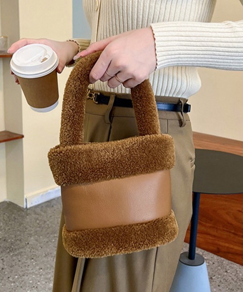 Miniministore(ミニミニストア)の「ファーバケツバッグ エコファーバッグ秋冬(ハンドバッグ・レディース・サーモンピンク/ベージュ/ブラウン/イエロー/グリーン/ラベンダー/アイボリー・フリー)」の17枚目の写真