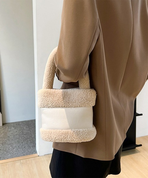 Miniministore(ミニミニストア)の「ファーバケツバッグ エコファーバッグ秋冬(ハンドバッグ・レディース・サーモンピンク/ベージュ/ブラウン/イエロー/グリーン/ラベンダー/アイボリー・フリー)」の19枚目の写真