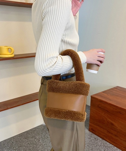 Miniministore(ミニミニストア)の「ファーバケツバッグ エコファーバッグ秋冬(ハンドバッグ・レディース・サーモンピンク/ベージュ/ブラウン/イエロー/グリーン/ラベンダー/アイボリー・フリー)」の21枚目の写真
