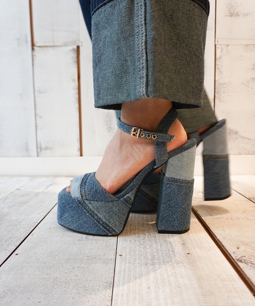 Jeffrey Campbell（ジェフリーキャンベル）の「厚底デニムサンダル（サンダル・レディース・ブルー・38/36/35/37）」の5枚目の写真