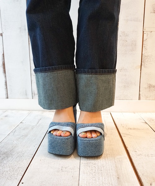 Jeffrey Campbell（ジェフリーキャンベル）の「厚底デニムサンダル（サンダル・レディース・ブルー・38/36/35/37）」の3枚目の写真