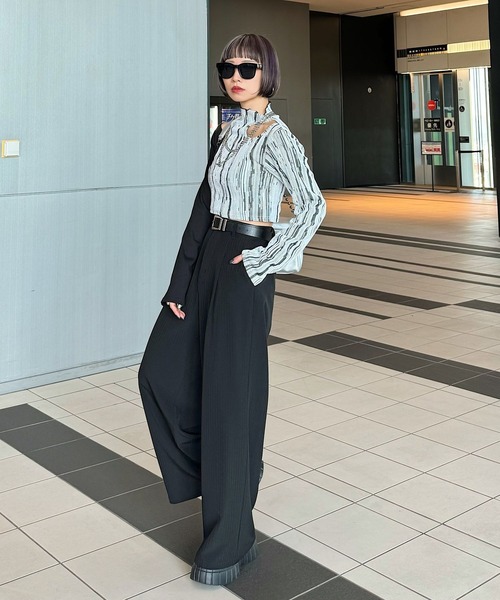 PAGEBOY(ページボーイ)の「ピッタミニドッキングカットアウトTOPS(Tシャツ/カットソー・レディース・ブラック/オフホワイト・FREE)」の9枚目の写真