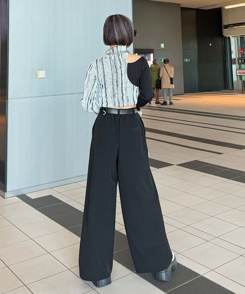 PAGEBOY(ページボーイ)の「ピッタミニドッキングカットアウトTOPS(Tシャツ/カットソー・レディース・ブラック/オフホワイト・FREE)」の17枚目の写真