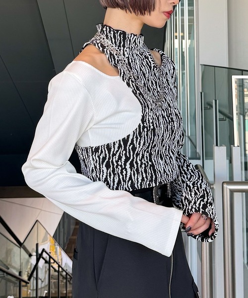 PAGEBOY(ページボーイ)の「ピッタミニドッキングカットアウトTOPS(Tシャツ/カットソー・レディース・ブラック/オフホワイト・FREE)」の14枚目の写真