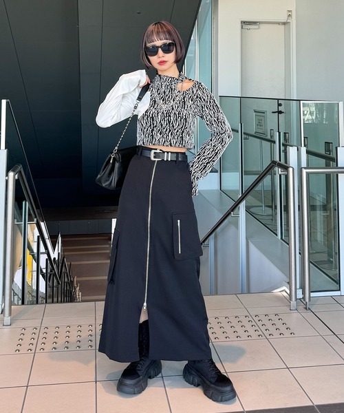 PAGEBOY(ページボーイ)の「ピッタミニドッキングカットアウトTOPS(Tシャツ/カットソー・レディース・ブラック/オフホワイト・FREE)」の21枚目の写真