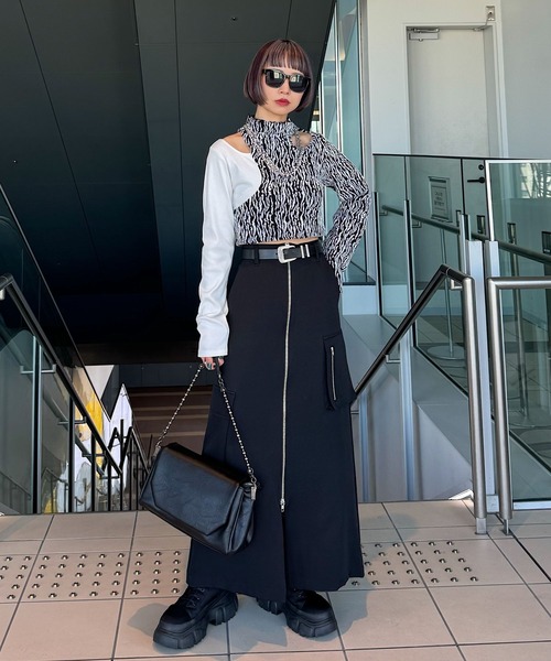 PAGEBOY(ページボーイ)の「ピッタミニドッキングカットアウトTOPS(Tシャツ/カットソー・レディース・ブラック/オフホワイト・FREE)」の15枚目の写真