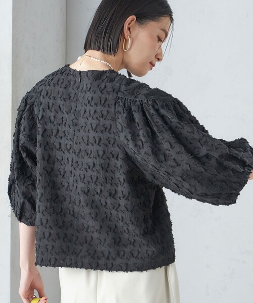 SHIPS(シップス)の「〈手洗い可能〉ジオメタリック カット ジャカード ブラウス 24SS ◇(シャツ/ブラウス・レディース・クリーム/ホワイト/ブラック・ONE SIZE)」の3枚目の写真