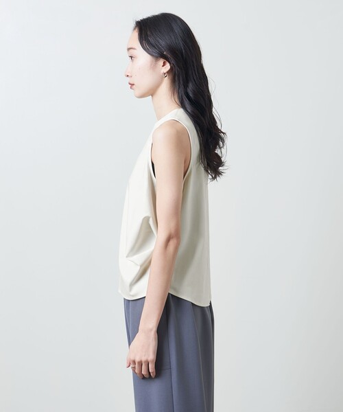 MARW UNITED ARROWS（マルゥ ユナイテッドアローズ）の「＜MARW UNITED ARROWS＞サイド タック ノースリーブブラウス（シャツ/ブラウス・レディース・ブラック/ホワイト・FREE）」の8枚目の写真