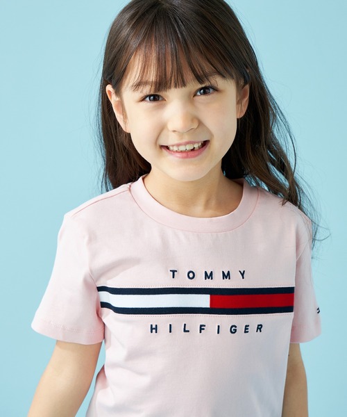 TOMMY HILFIGER（トミーヒルフィガー）の「【90～165cm展開】フラッグリブインサートTシャツ（Tシャツ/カットソー・キッズ・グレー/ベージュ/ネイビー/レッド/ホワイト/ピンク・140cm/150cm/160cm/160-165cm/100cm/110cm/120cm/130cm/90cm/80ｃｍ/70cm）」の5枚目の写真