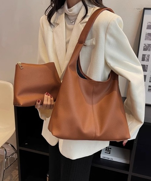TONE SELECT GOODS（トーンセレクトグッズ）の「urbanfemine./ポーチ付きPUトートバッグ U7213（トートバッグ・レディース・ブラウン/ダークブラウン/ブラック/ブラウン系その他/シルバー・FREE）」の5枚目の写真