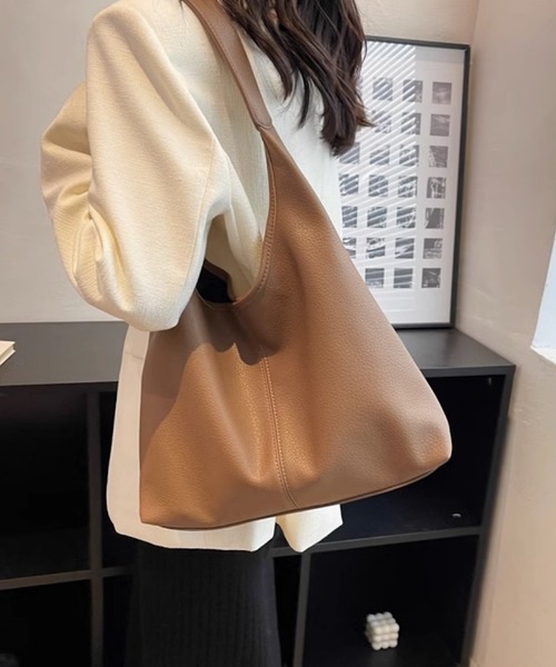 TONE SELECT GOODS（トーンセレクトグッズ）の「urbanfemine./ポーチ付きPUトートバッグ U7213（トートバッグ・レディース・ブラウン/ダークブラウン/ブラック/ブラウン系その他/シルバー・FREE）」の7枚目の写真