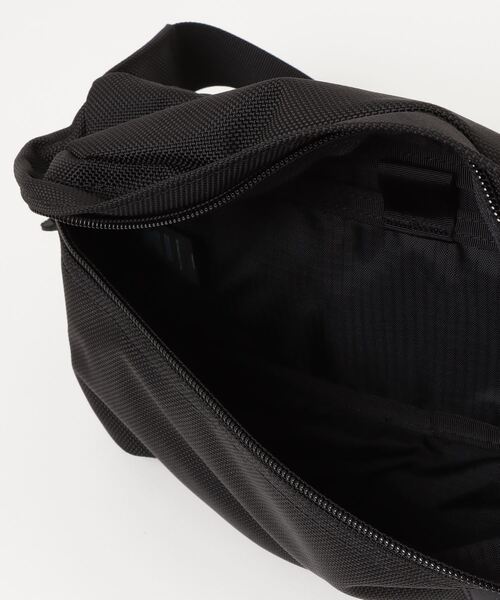 GREGORY(グレゴリー)の「STANDARD WAISTPACK / スタンダードウエストパック / コーデュラバリスティックブラック(ボディバッグ/ウエストポーチ・メンズ・ブラック系その他・FREE)」の4枚目の写真