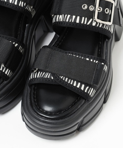 repipi armario（レピピ アルマリオ）の「ベルトアツゾコサンダル（サンダル・キッズ・ゼブラ/シルバー/グレー/ブラック・MEDIUM/SMALL/LARGE）」の18枚目の写真