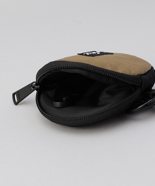 WILD THINGS（ワイルドシングス）の「WILDTHINGS/ワイルドシングス CIRCLE NECK WALLET / サークルネック ウォレット（財布・メンズ・オリーブ/ブラック/ベージュ・ONE SIZE）」の9枚目の写真