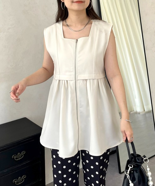 prose verse（プロズヴェール）の「フロントジップスクエアネックペプラムジレ（ベスト・レディース・アイボリー/ブラック・ﾌﾘ-）」の2枚目の写真