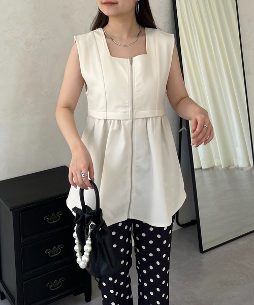 prose verse（プロズヴェール）の「フロントジップスクエアネックペプラムジレ（ベスト・レディース・アイボリー/ブラック・ﾌﾘ-）」の3枚目の写真