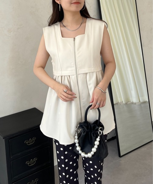 prose verse（プロズヴェール）の「フロントジップスクエアネックペプラムジレ（ベスト・レディース・アイボリー/ブラック・ﾌﾘ-）」の5枚目の写真