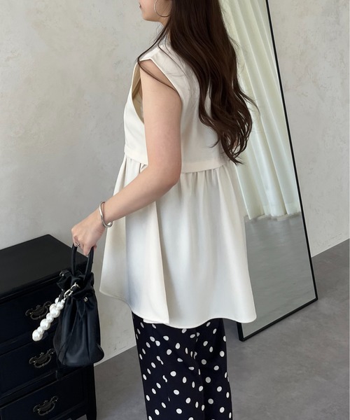 prose verse（プロズヴェール）の「フロントジップスクエアネックペプラムジレ（ベスト・レディース・アイボリー/ブラック・ﾌﾘ-）」の10枚目の写真