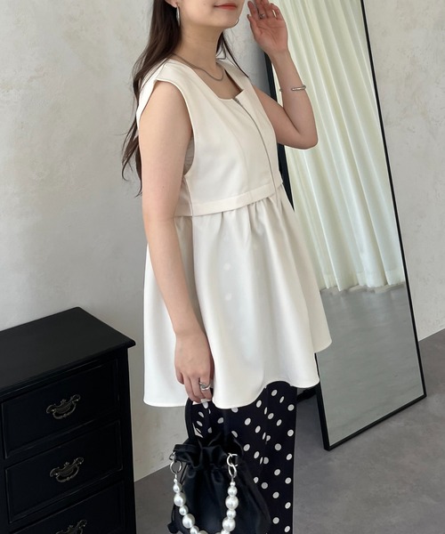 prose verse（プロズヴェール）の「フロントジップスクエアネックペプラムジレ（ベスト・レディース・アイボリー/ブラック・ﾌﾘ-）」の12枚目の写真