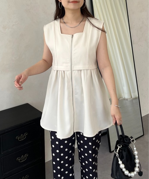 prose verse（プロズヴェール）の「フロントジップスクエアネックペプラムジレ（ベスト・レディース・アイボリー/ブラック・ﾌﾘ-）」の13枚目の写真