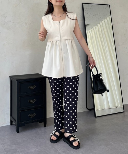 prose verse（プロズヴェール）の「フロントジップスクエアネックペプラムジレ（ベスト・レディース・アイボリー/ブラック・ﾌﾘ-）」の15枚目の写真