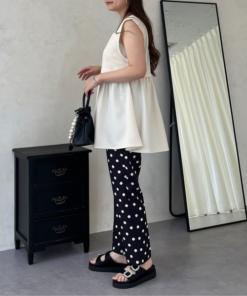 prose verse（プロズヴェール）の「フロントジップスクエアネックペプラムジレ（ベスト・レディース・アイボリー/ブラック・ﾌﾘ-）」の19枚目の写真