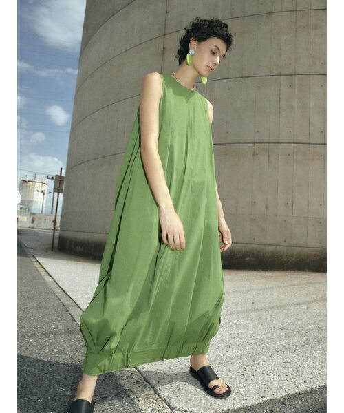 UN3D.(アンスリード)の「TUCK COCOON OP / タックコクーンワンピース(ワンピース・レディース・ライム/ブラック・36/38)」の5枚目の写真