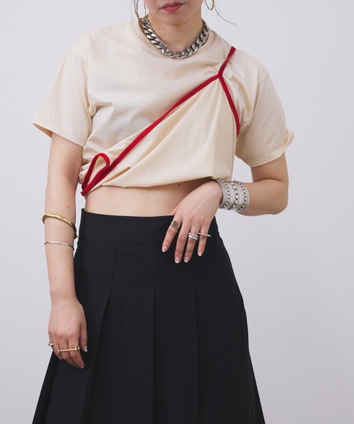 oll(オール)の「Piping multi way Tee(Tシャツ/カットソー・レディース・ベージュ/ホワイト/ブラック・FREE)」の1枚目の写真