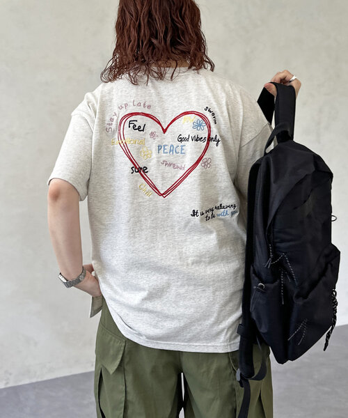 CPCM(シーピーシーエム)の「アソート刺繍T(Tシャツ/カットソー・レディース・ピンク/ネイビー/ホワイト/ホワイト系その他/ブラック系その他/チャコールグレー/オフホワイト/レモンイエロー/ブラック/グレイッシュベージュ/ブラック系その他2・SMALL/MEDIUM)」の4枚目の写真