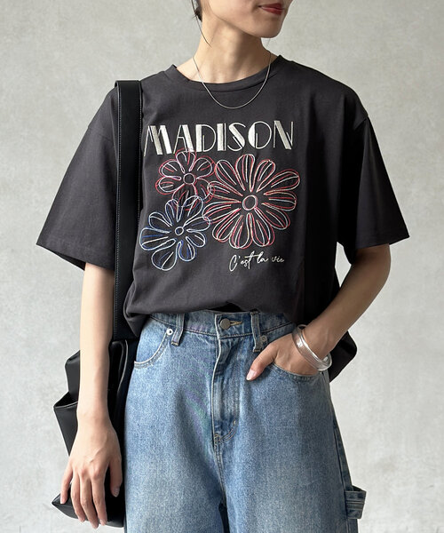 CPCM(シーピーシーエム)の「アソート刺繍T(Tシャツ/カットソー・レディース・ピンク/ネイビー/ホワイト/ホワイト系その他/ブラック系その他/チャコールグレー/オフホワイト/レモンイエロー/ブラック/グレイッシュベージュ/ブラック系その他2・SMALL/MEDIUM)」の7枚目の写真