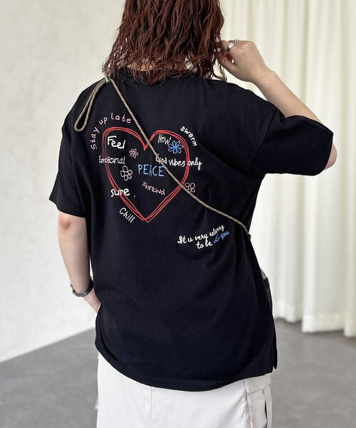 CPCM(シーピーシーエム)の「アソート刺繍T(Tシャツ/カットソー・レディース・ピンク/ネイビー/ホワイト/ホワイト系その他/ブラック系その他/チャコールグレー/オフホワイト/レモンイエロー/ブラック/グレイッシュベージュ/ブラック系その他2・SMALL/MEDIUM)」の5枚目の写真