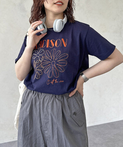 CPCM(シーピーシーエム)の「アソート刺繍T(Tシャツ/カットソー・レディース・ピンク/ネイビー/ホワイト/ホワイト系その他/ブラック系その他/チャコールグレー/オフホワイト/レモンイエロー/ブラック/グレイッシュベージュ/ブラック系その他2・SMALL/MEDIUM)」の12枚目の写真