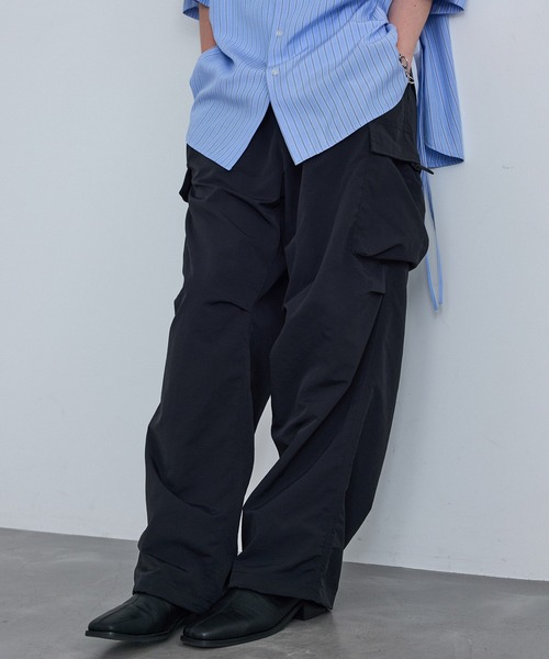 re_k by JUNRED（レクバイジュンレッド）の「re_k by JUNRED / ナイロンワイドカーゴイージーパンツ（カーゴパンツ・メンズ・ブラック/ライトグレー/グリーン系その他2・L/M/S）」の2枚目の写真