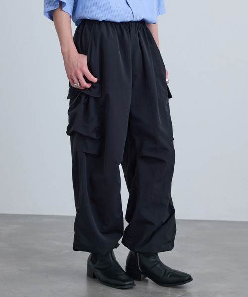 re_k by JUNRED（レクバイジュンレッド）の「re_k by JUNRED / ナイロンワイドカーゴイージーパンツ（カーゴパンツ・メンズ・ブラック/ライトグレー/グリーン系その他2・L/M/S）」の17枚目の写真