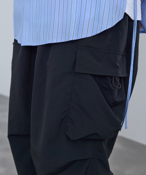 re_k by JUNRED（レクバイジュンレッド）の「re_k by JUNRED / ナイロンワイドカーゴイージーパンツ（カーゴパンツ・メンズ・ブラック/ライトグレー/グリーン系その他2・L/M/S）」の19枚目の写真