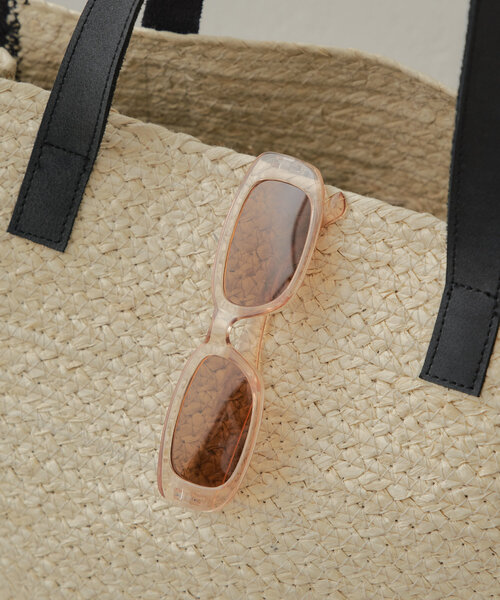 Chico（チコ）の「オーバルサングラス（サングラス・レディース・ブラック/ピンク/ブラウン・FREE）」の3枚目の写真