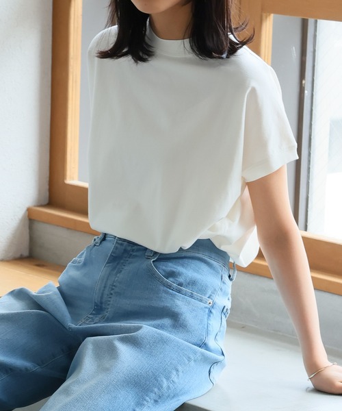 itto...(イット)の「【汗染み対策】モックネックゆったりTシャツ(汗じみ防止加工)(Tシャツ/カットソー・レディース・グレイッシュベージュ/ブルー/オフホワイト/ブラック・XL/M-L)」の7枚目の写真