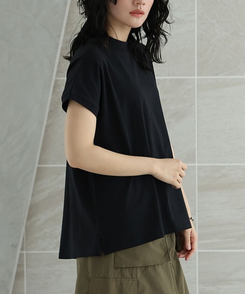 itto...(イット)の「【汗染み対策】モックネックゆったりTシャツ(汗じみ防止加工)(Tシャツ/カットソー・レディース・グレイッシュベージュ/ブルー/オフホワイト/ブラック・XL/M-L)」の11枚目の写真