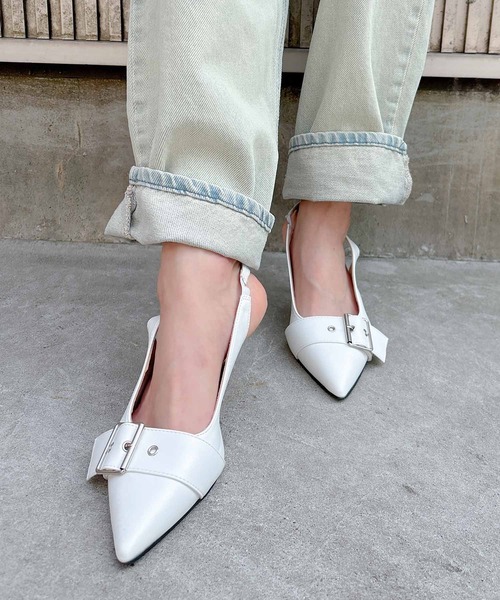 ENVYM（アンビー）の「ベルトポイントミュール（パンプス・レディース・ブラック/ホワイト・22.5cm/23.5cm/24.5cm）」の5枚目の写真