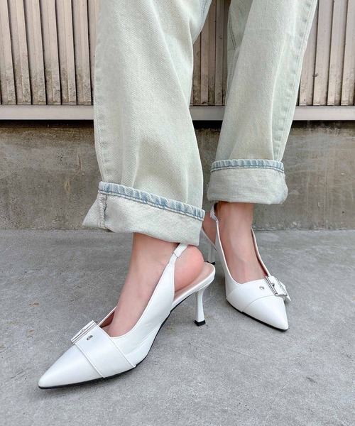 ENVYM（アンビー）の「ベルトポイントミュール（パンプス・レディース・ブラック/ホワイト・22.5cm/23.5cm/24.5cm）」の4枚目の写真